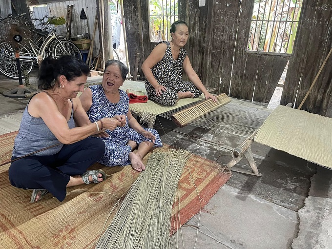 fabrique artisanale de nattes en jonc Delta du Mékong authentique - Fabrique artisanale de nattes en jonc